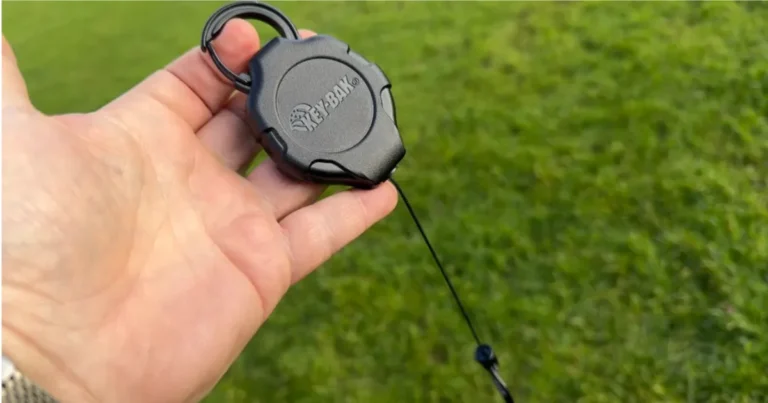 porte clé à enrouleur automatique avec cliquet anti retour